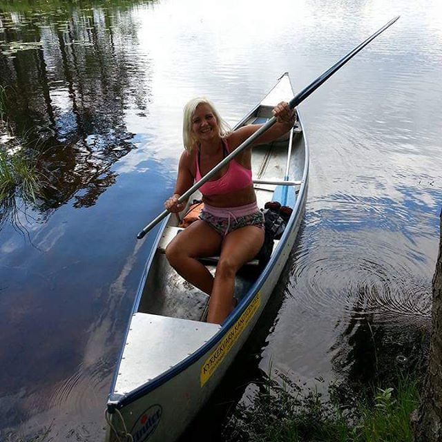 Första gången jag paddlat kanot i hela mitt liv #blonde #sweden #kanot #kyrkekvarn #stråken #lake #sjö #canoe #canoeing #paddla #summer2015 #