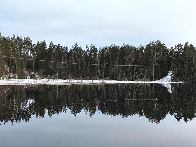#dod_faroffview #discoversweden #ig_week #ig_sweden #igworldquest #snow #ig_masterpiece #ig_week_nature #bestofscandinavia #jj_nature  #nature_perfection #Tidan #iphone6s #iphonephotography #rsa_nature #rising_perfection #Kyrkekvarn #sweden #seesweden #scandinavianphoto #skyporn #winterwonderland #seasonalpic #petal_perfection #wu_europe #march #snow #latergram #landscape #landscape_lovers #spiegel