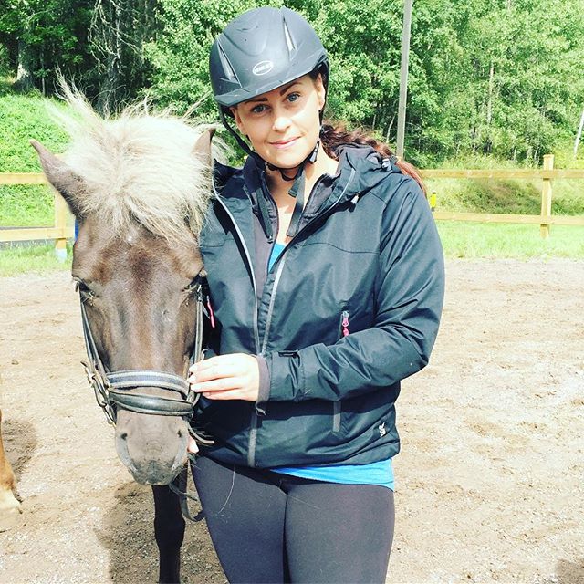 Underbar rid tur med underbara tjejer.️ #icelandic #islandshäst #horse #riding #kyrkekvarn